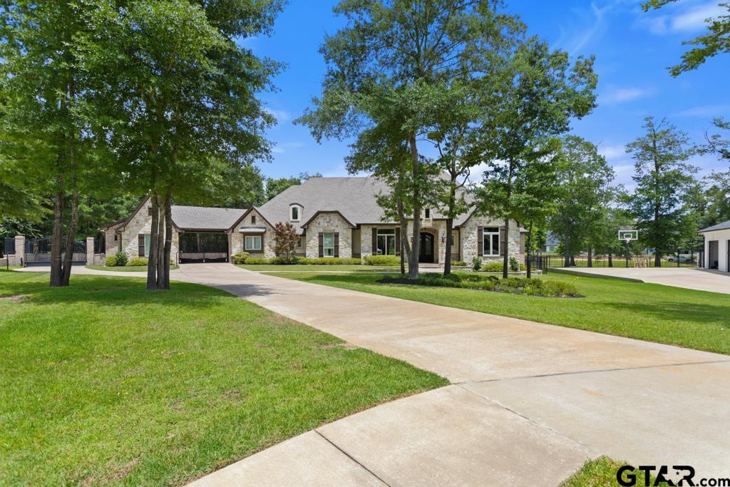 7532 Northlake Dr.