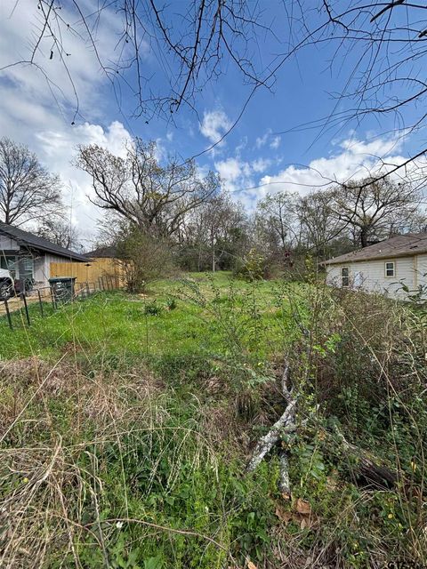 732 S Englewood Tyler TX 75704