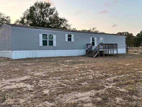 A home in Lindale