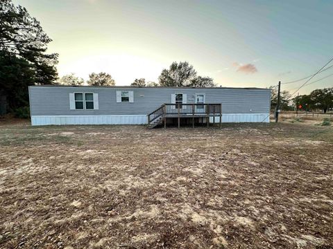 A home in Lindale