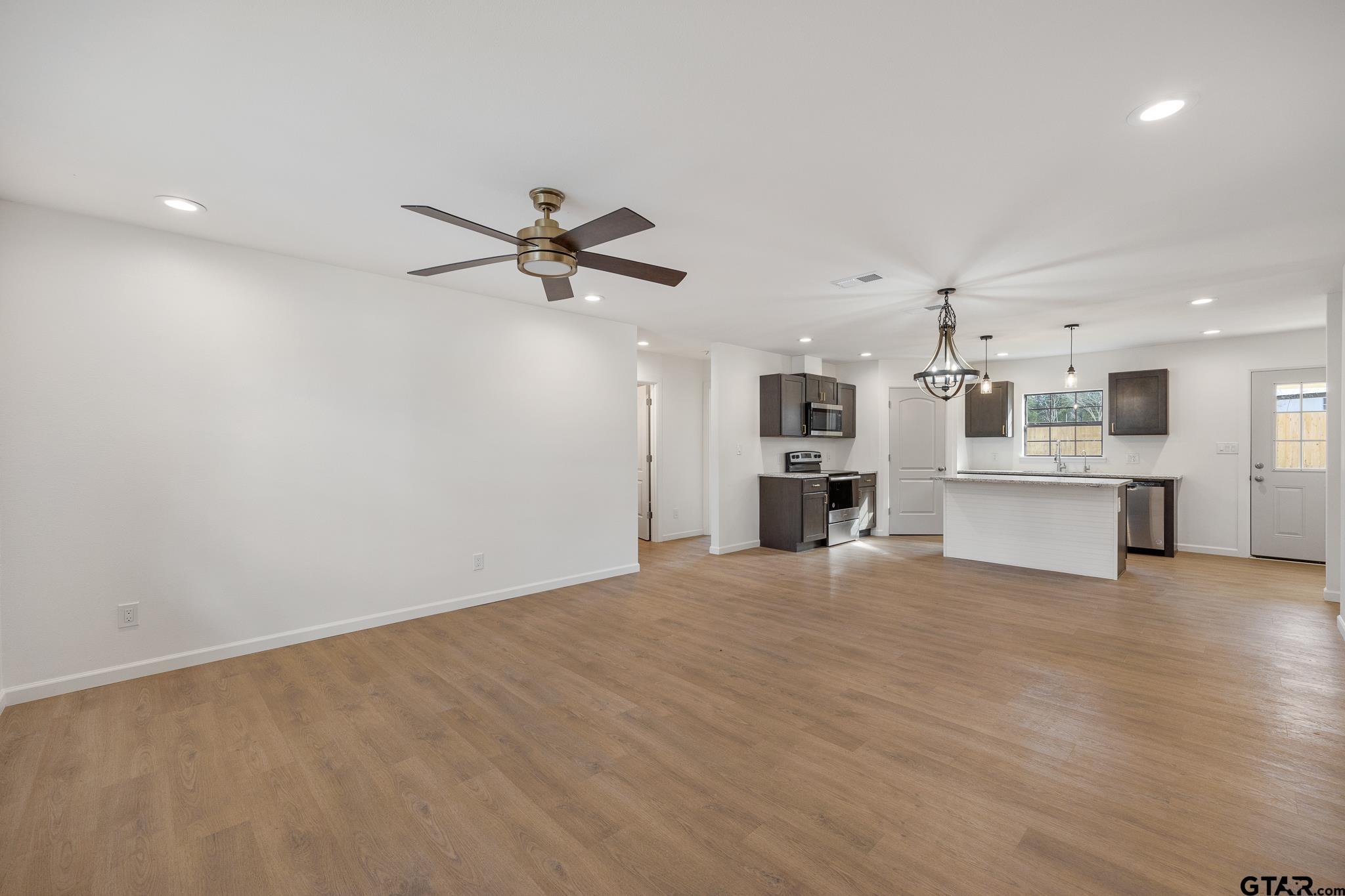 Bullard, Texas 75757, United States, 3 Bedrooms Bedrooms, ,2 BathroomsBathrooms,Residential,Active,182424