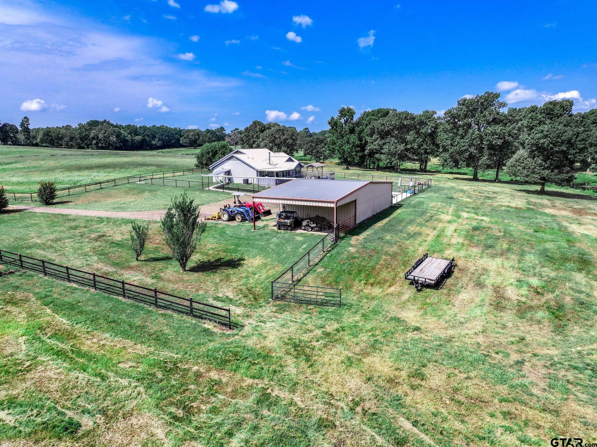 805 County Road 4106