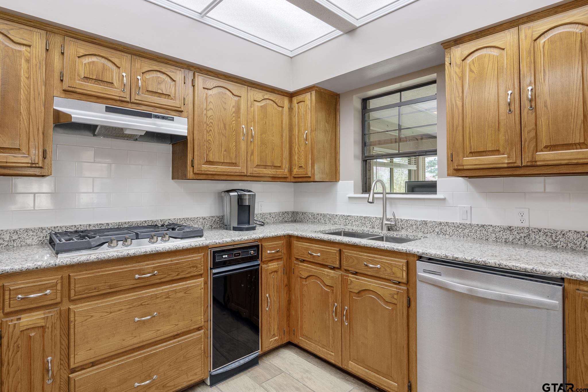 Frankston, Texas 75763, United States, 4 Bedrooms Bedrooms, ,3 BathroomsBathrooms,Residential,Active,90412