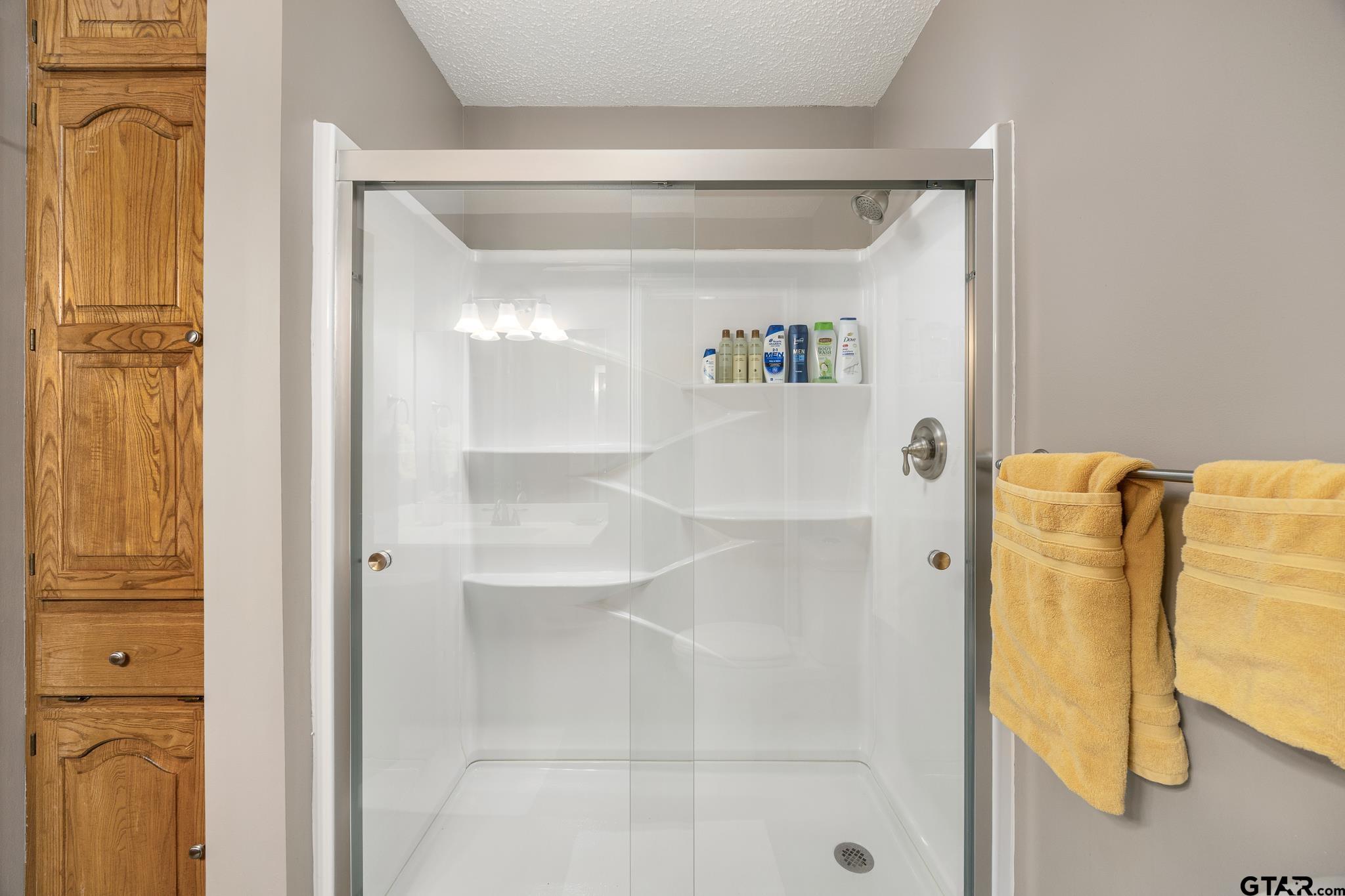 Frankston, Texas 75763, United States, 4 Bedrooms Bedrooms, ,3 BathroomsBathrooms,Residential,Active,90412