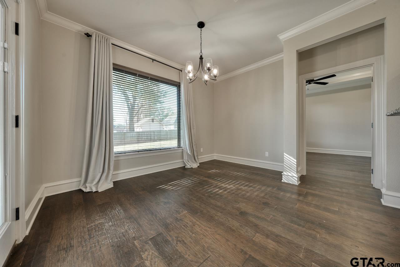 12109 Oak Grove