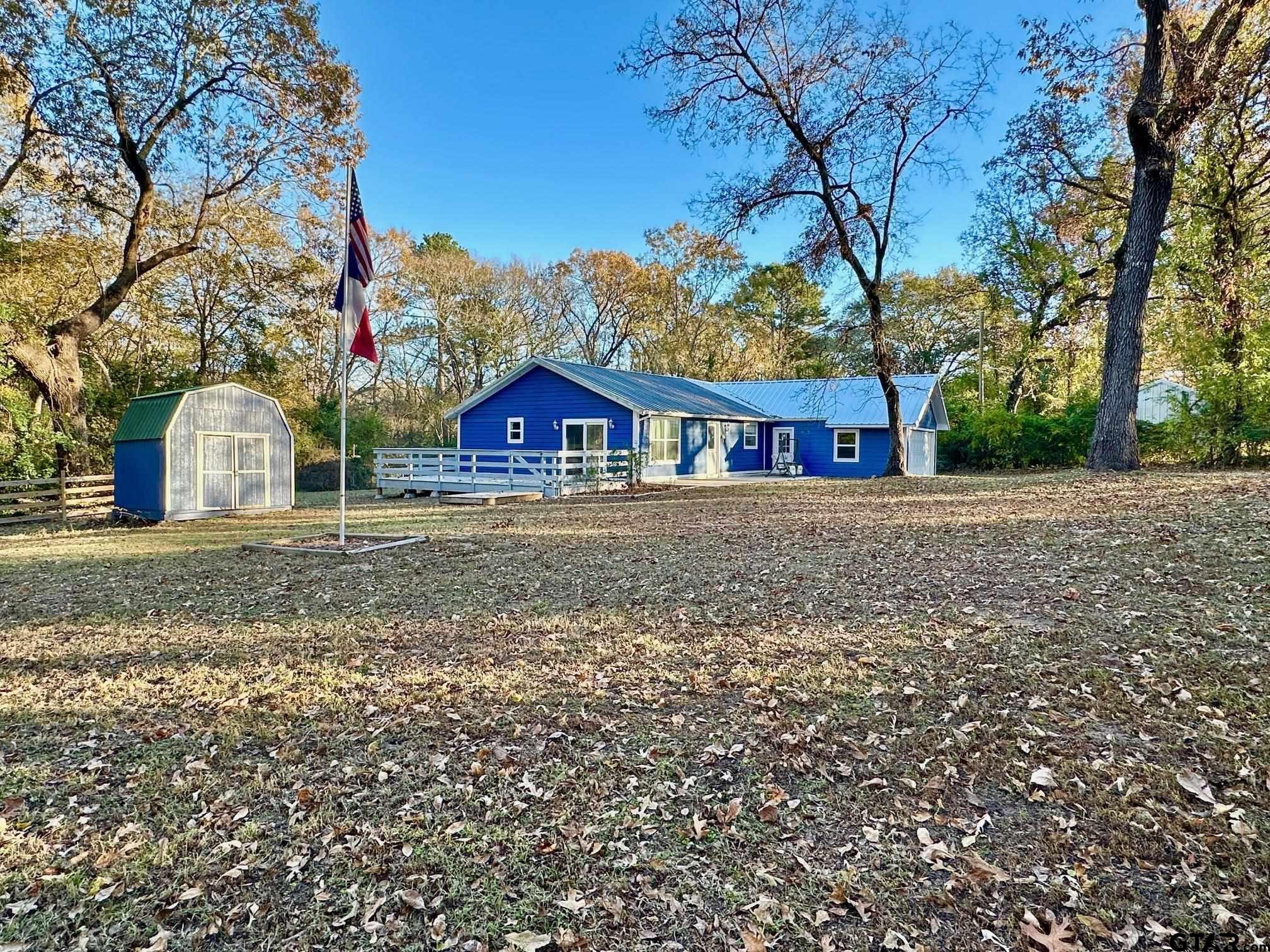 20489 W Grove Club Lake Rd.