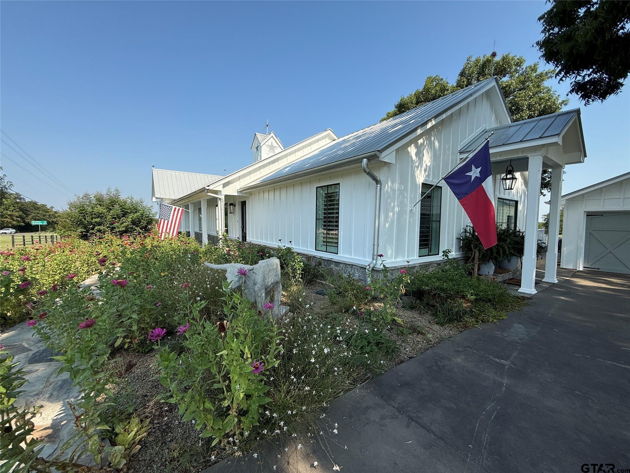 1819 Main Street