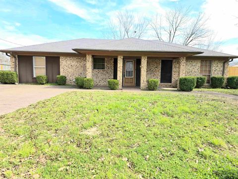 304 Hillcreek Dr, Whitehouse, TX 75791 - MLS#: 24013821