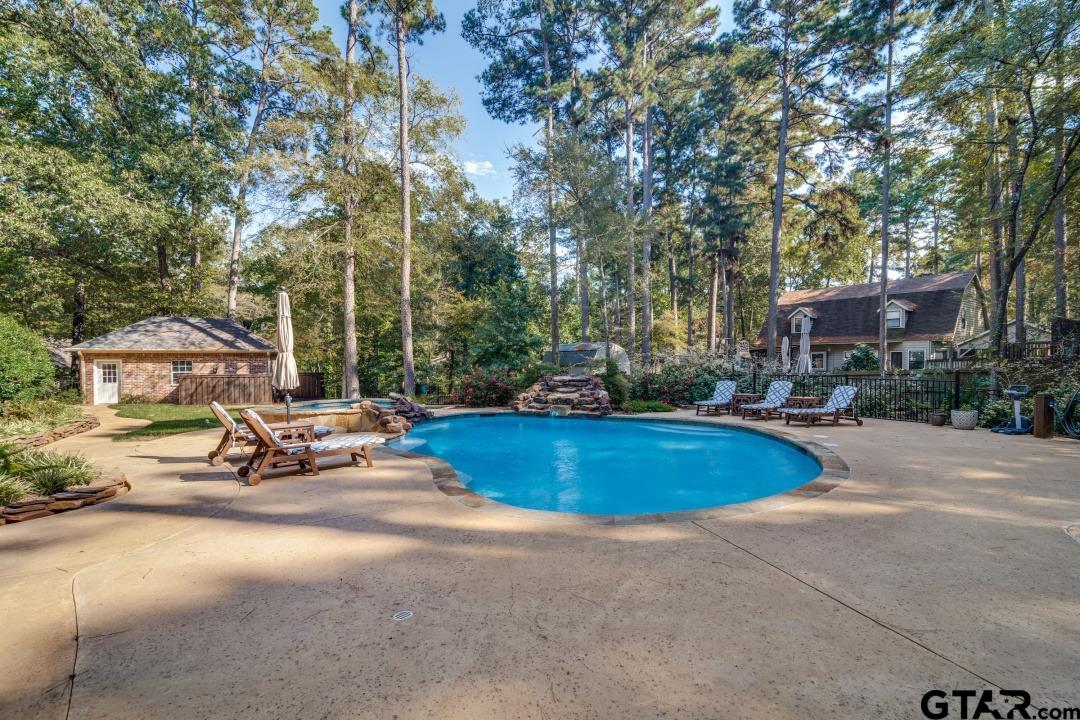 1624 Meadowlark Lane