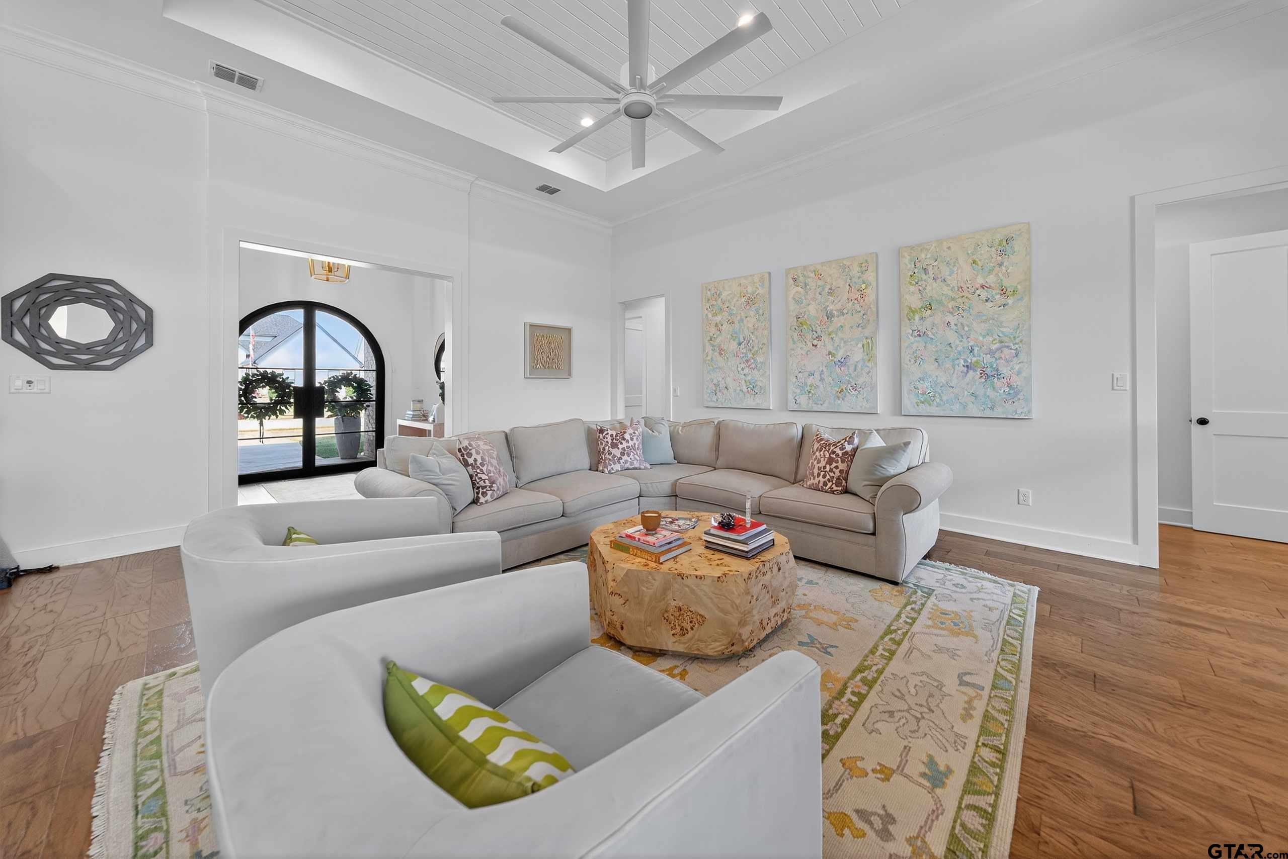 1572 Maple Circle