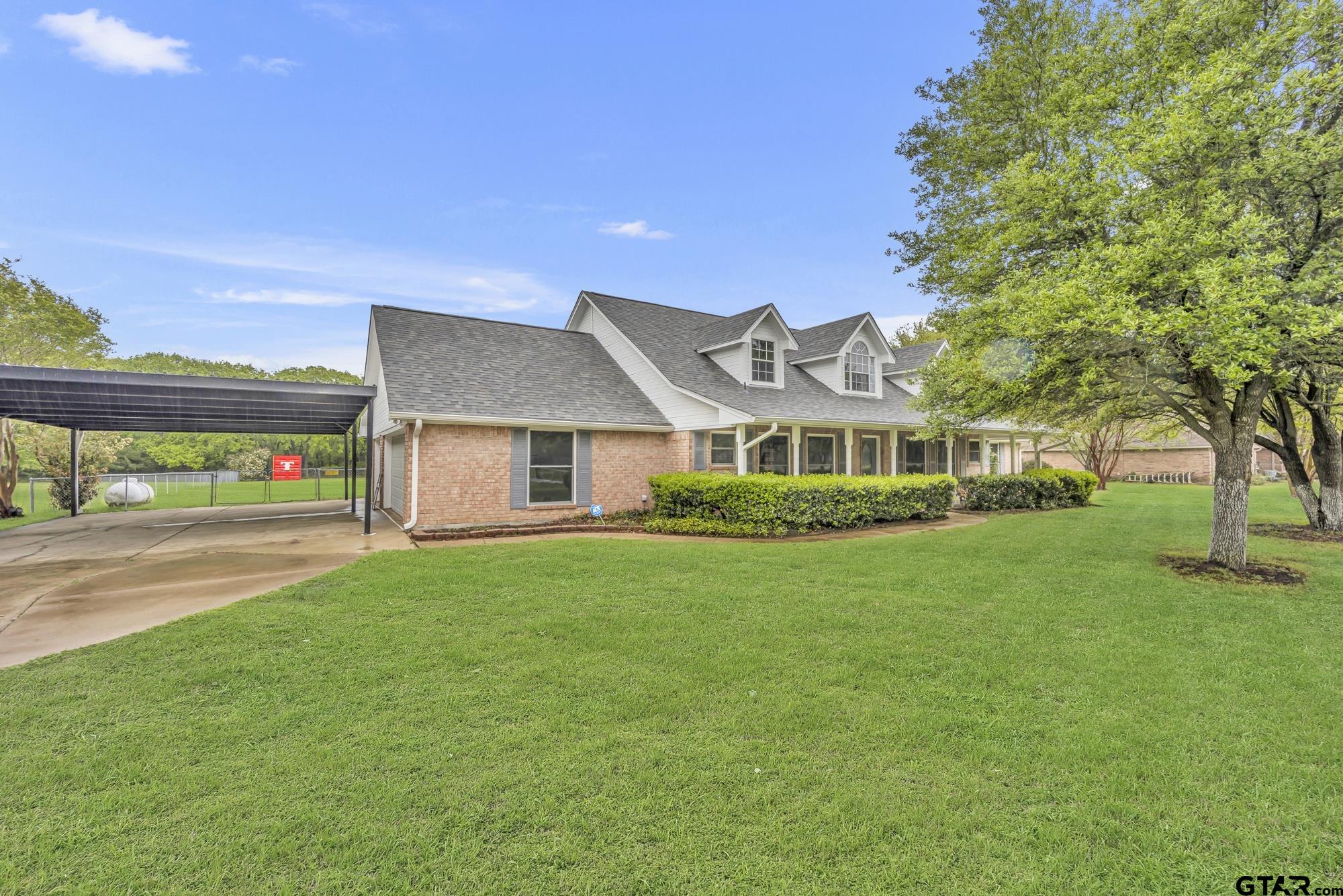 1090 Oak Hollow Lane