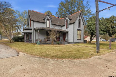 302 Mt Pleasant ST Pittsburg TX 75686