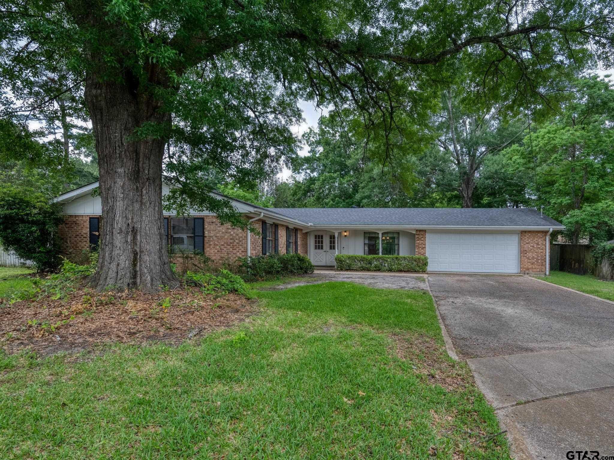 2513 Merry Lane
