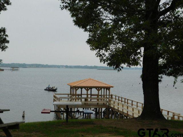 550 Waterfront Row