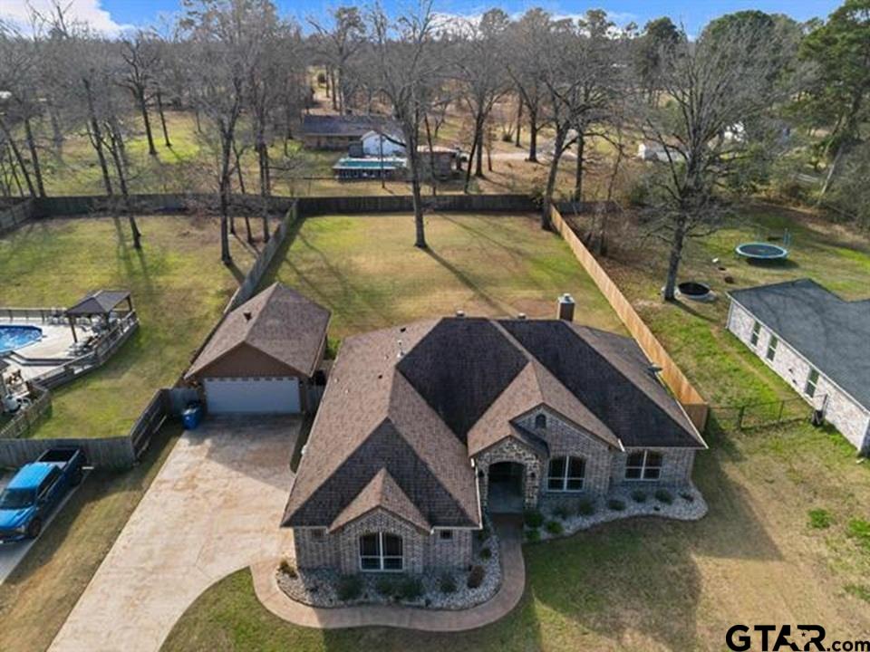 125 Towering Oaks Branch