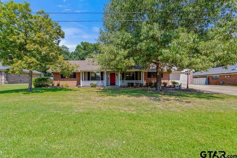 601 Charmwood Chandler TX 75758