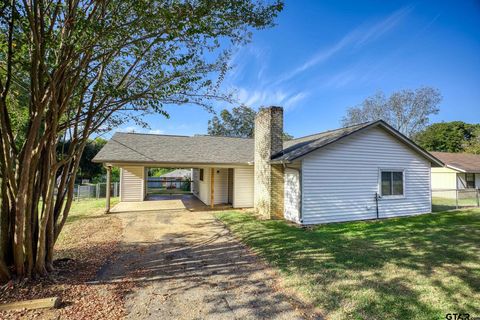 301 First St Palestine TX 75803