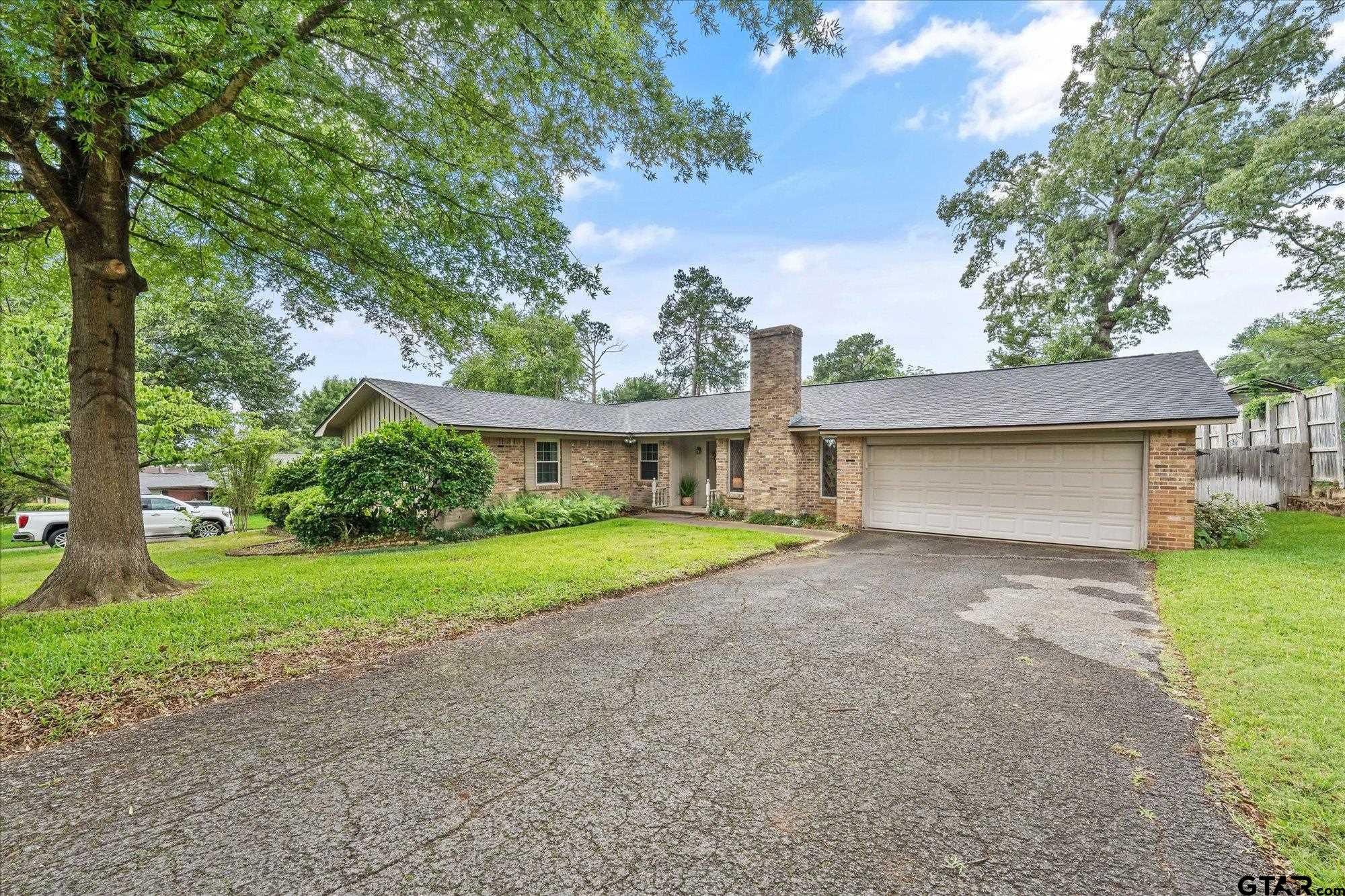 2915 POLLARD DRIVE