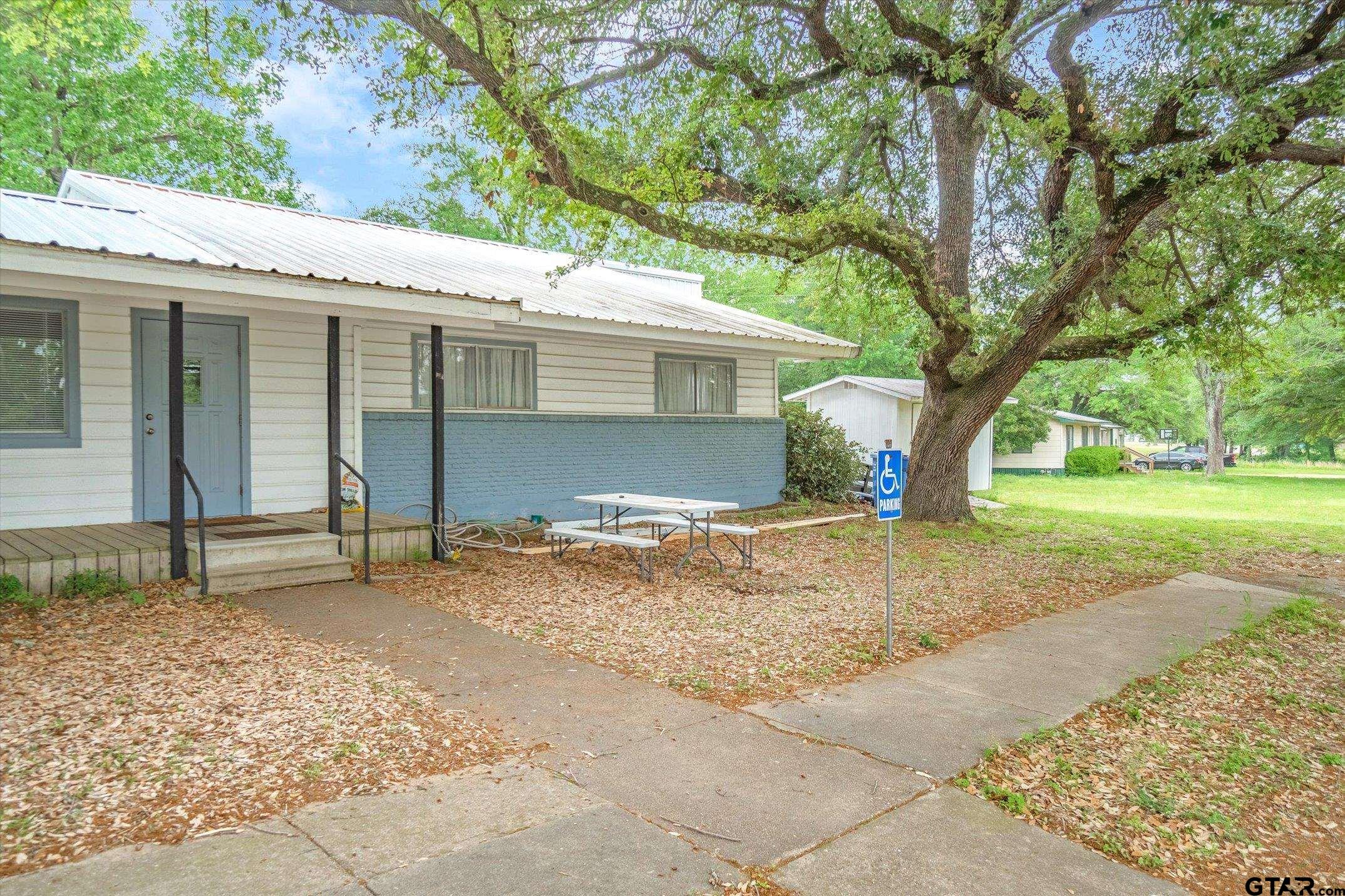 1500 N Spring Street