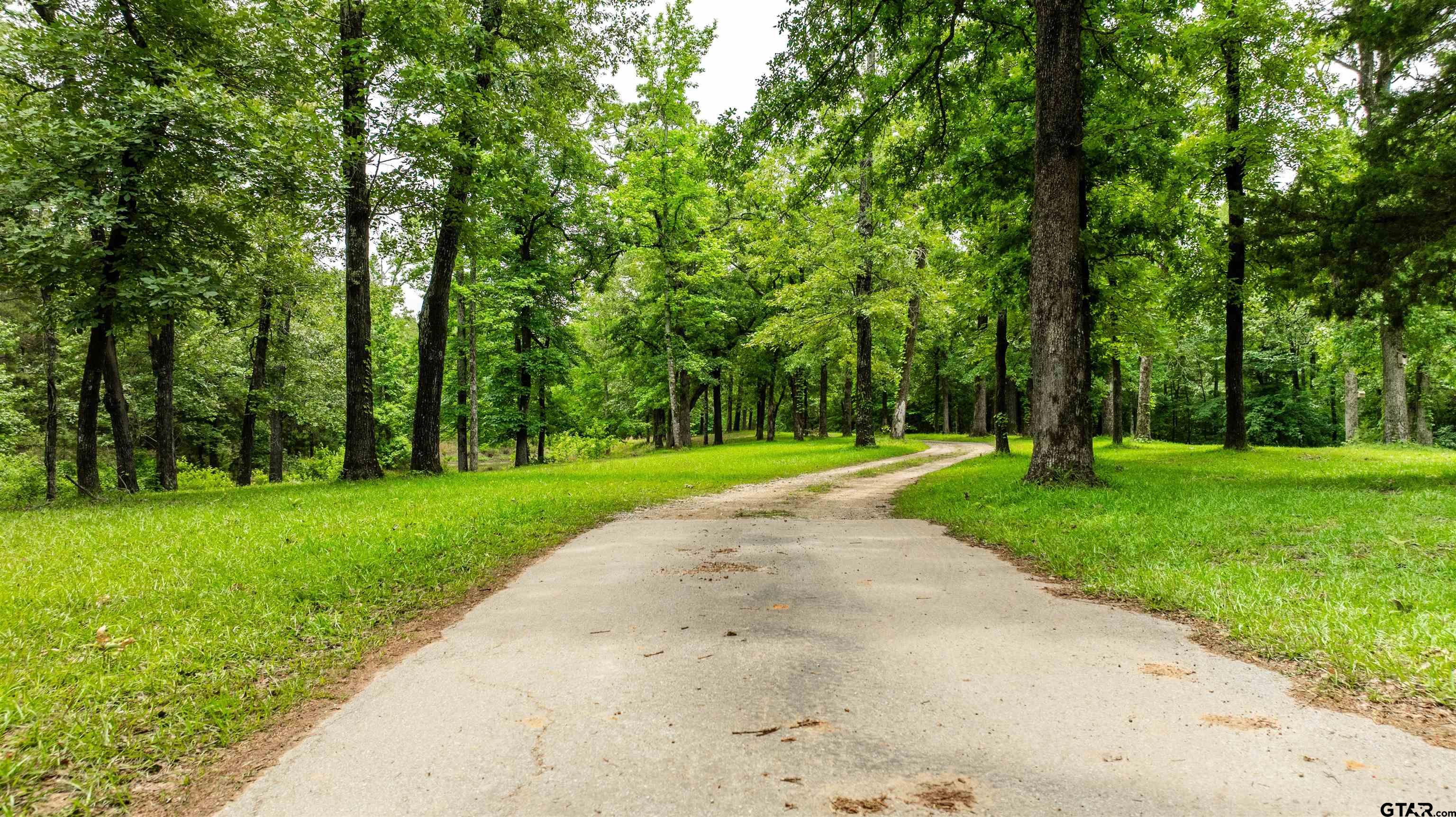 251 Private Road 8179