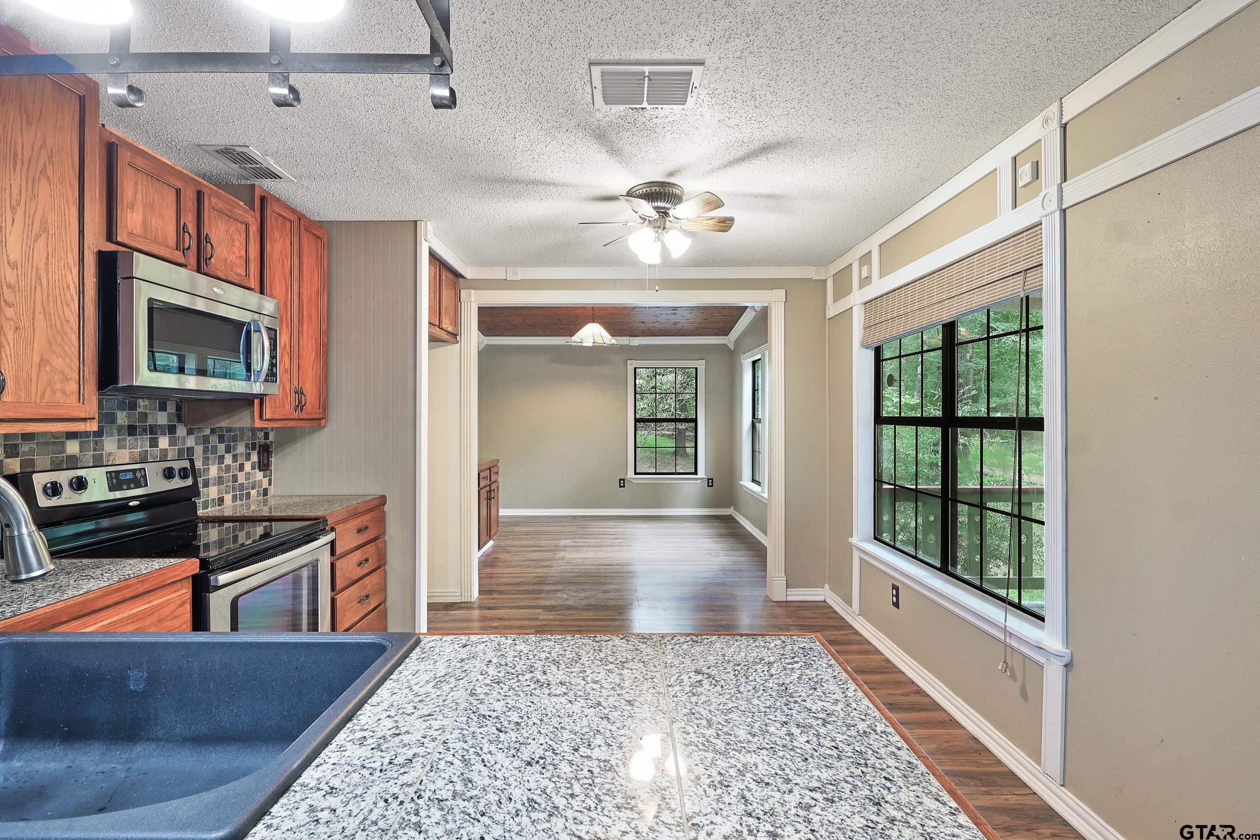 194 Oak Shadows Cove