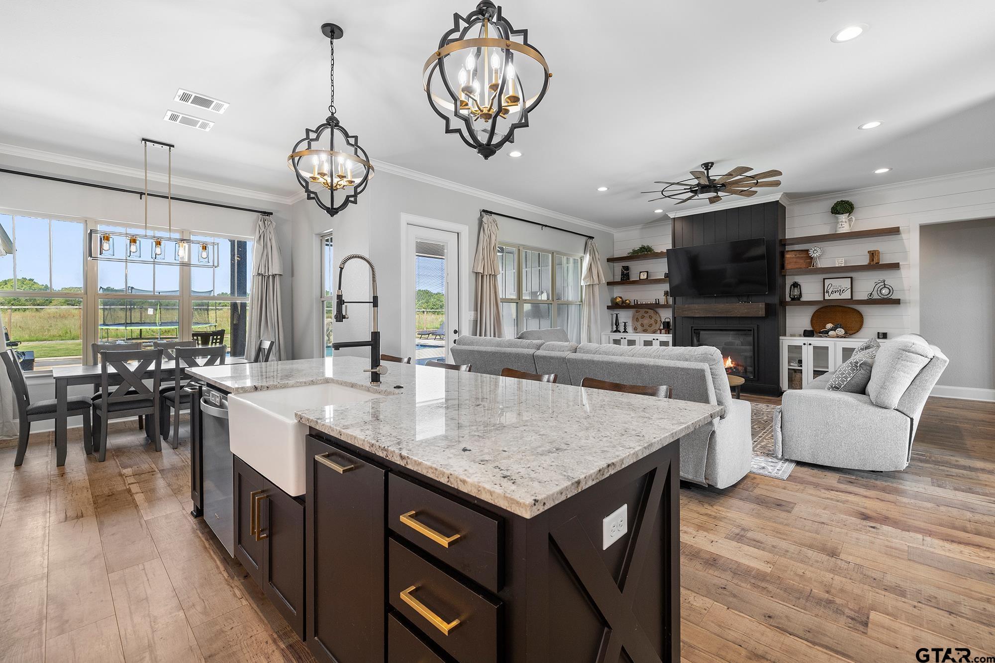 21818 Country Meadows