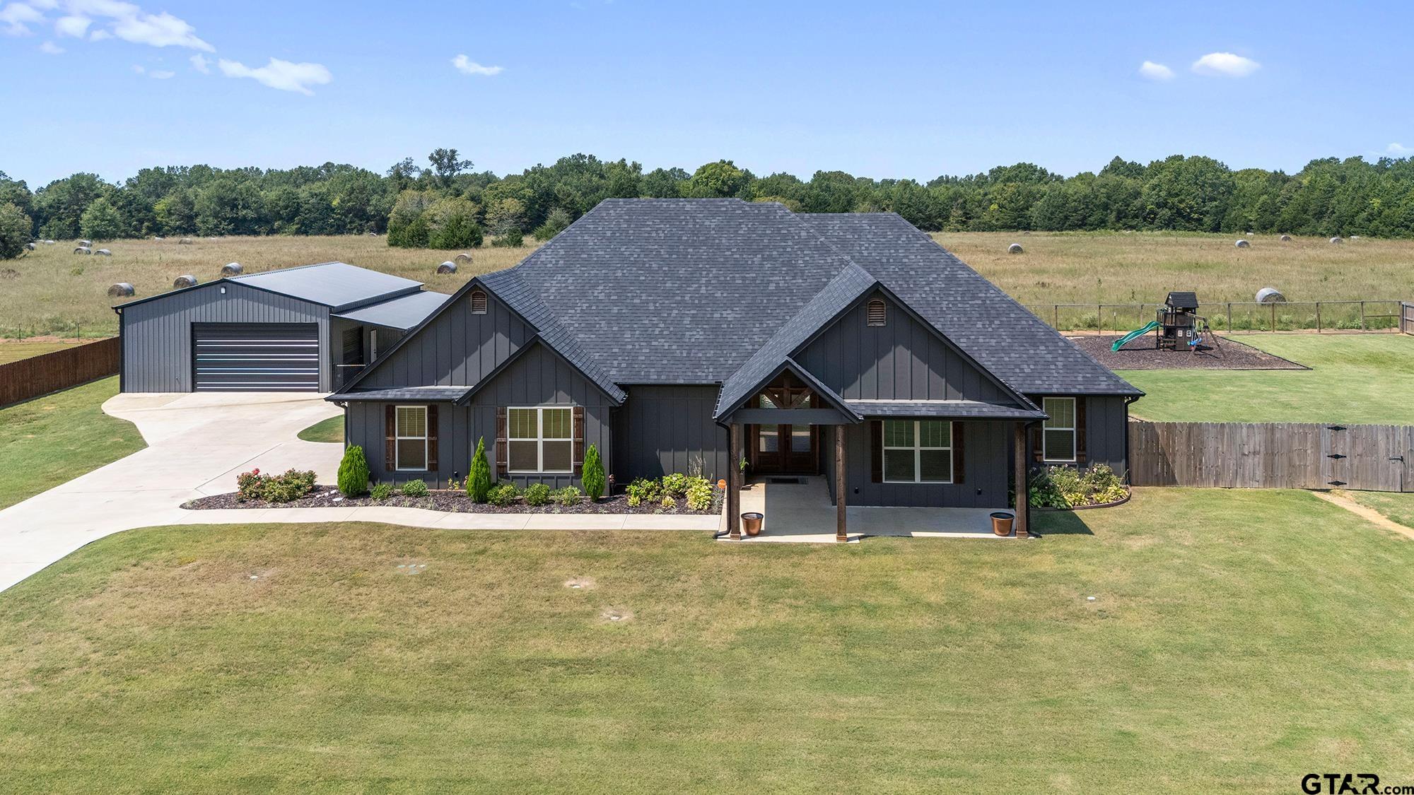 21818 Country Meadows