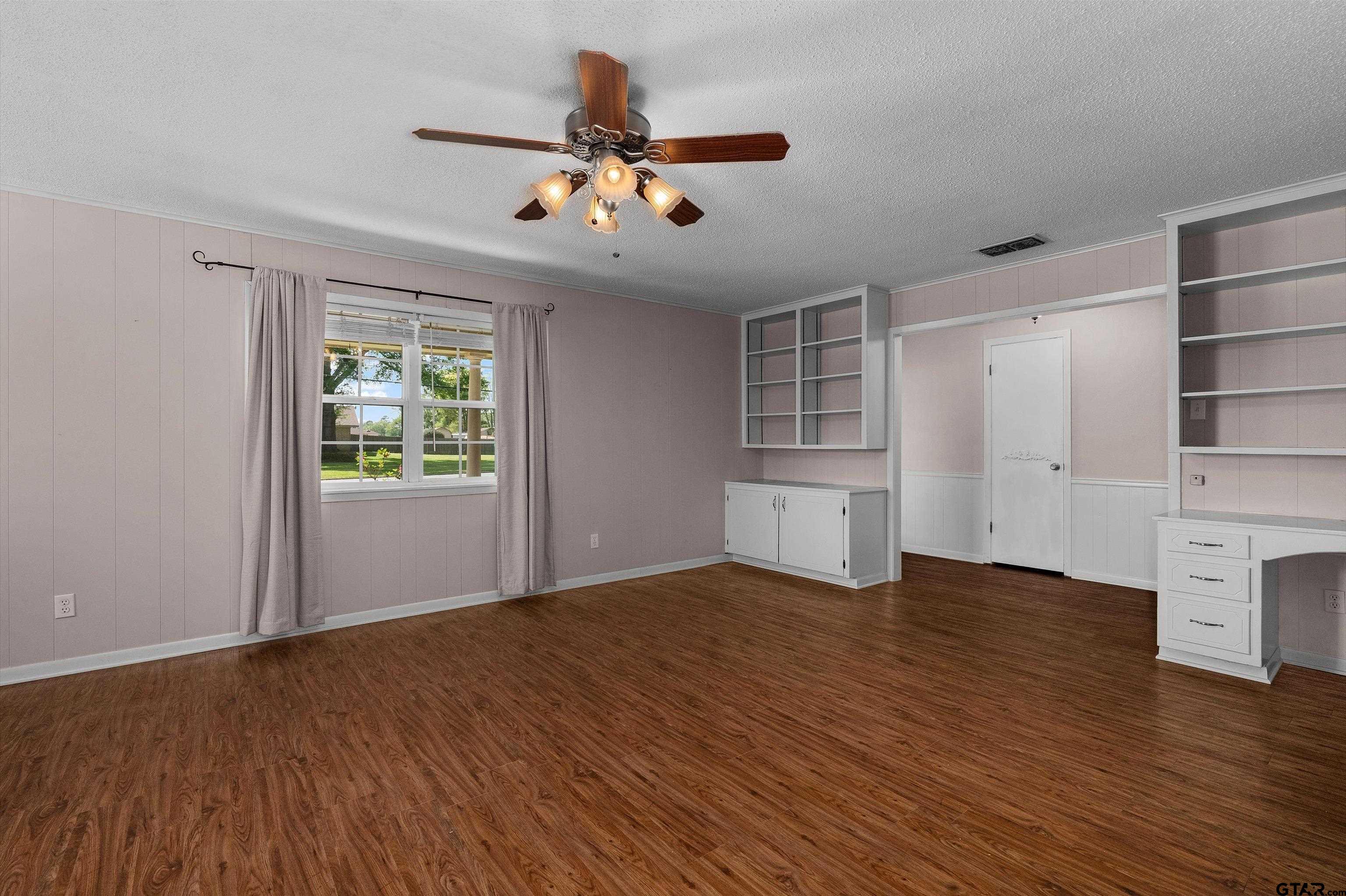 1207 S Evenside