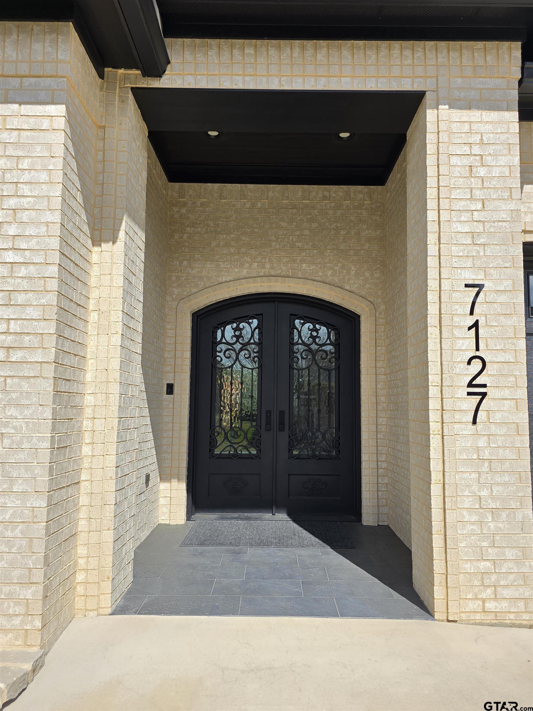 7127 Holly Square Ct.