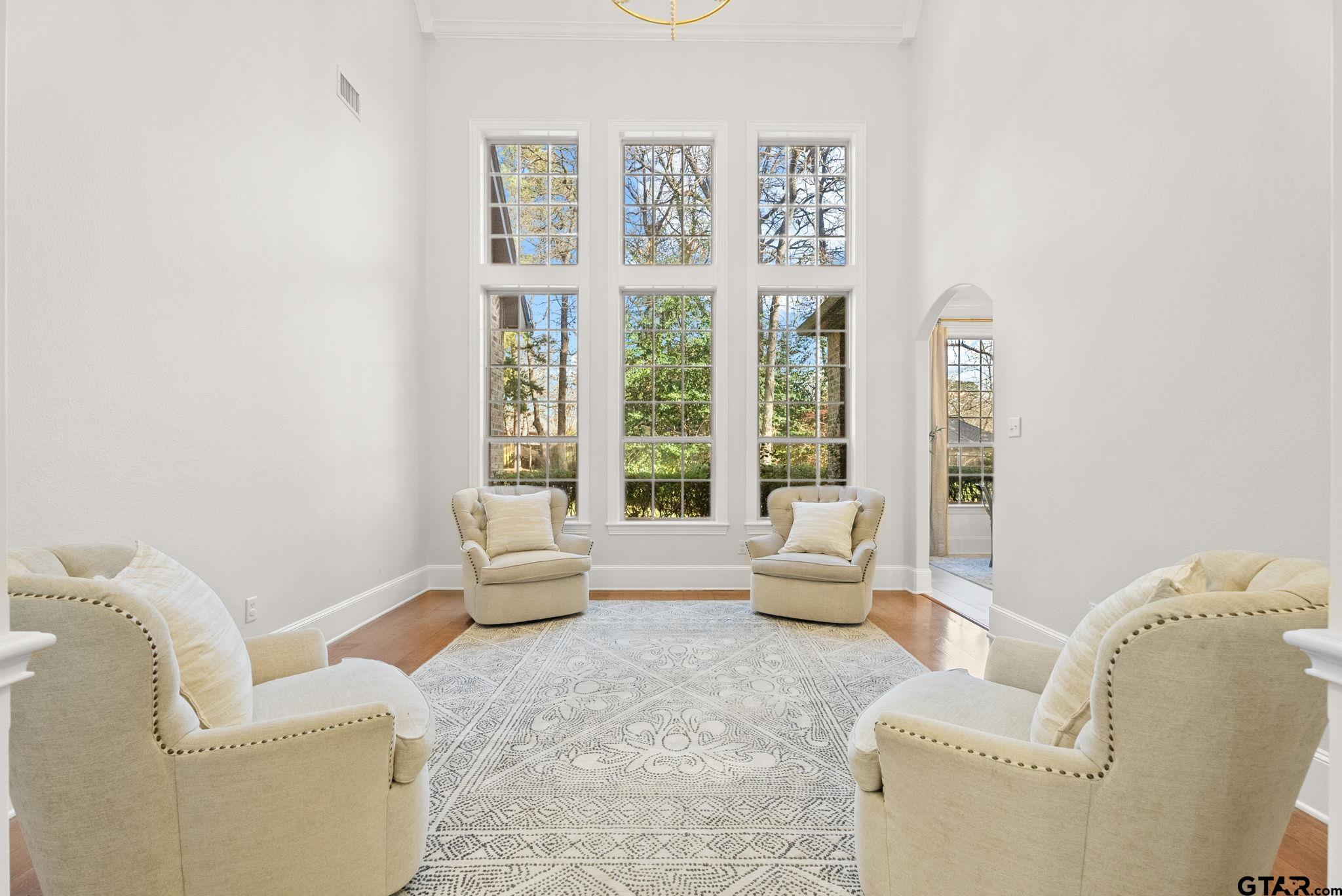 1975 Stonegate Valley Dr.