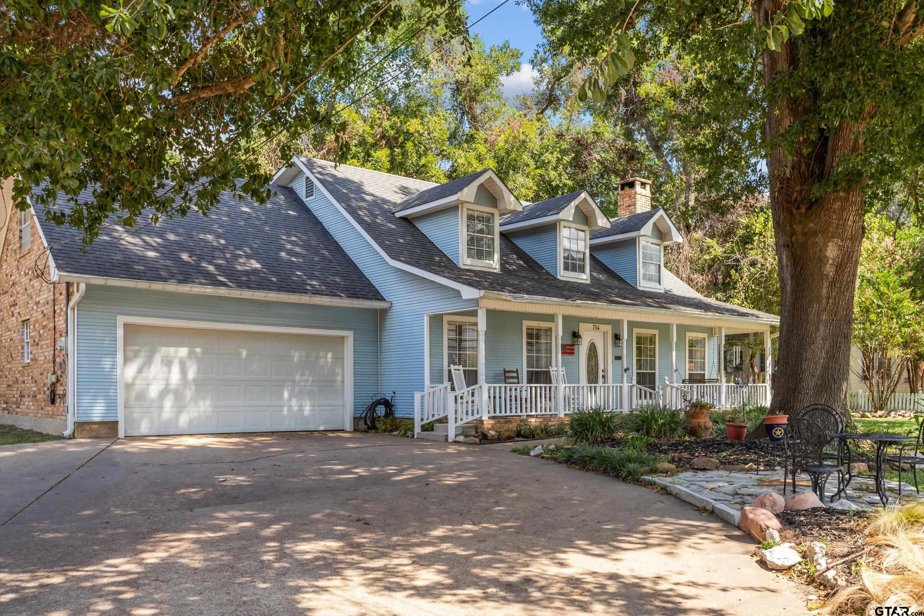 714 E Houston Avenue