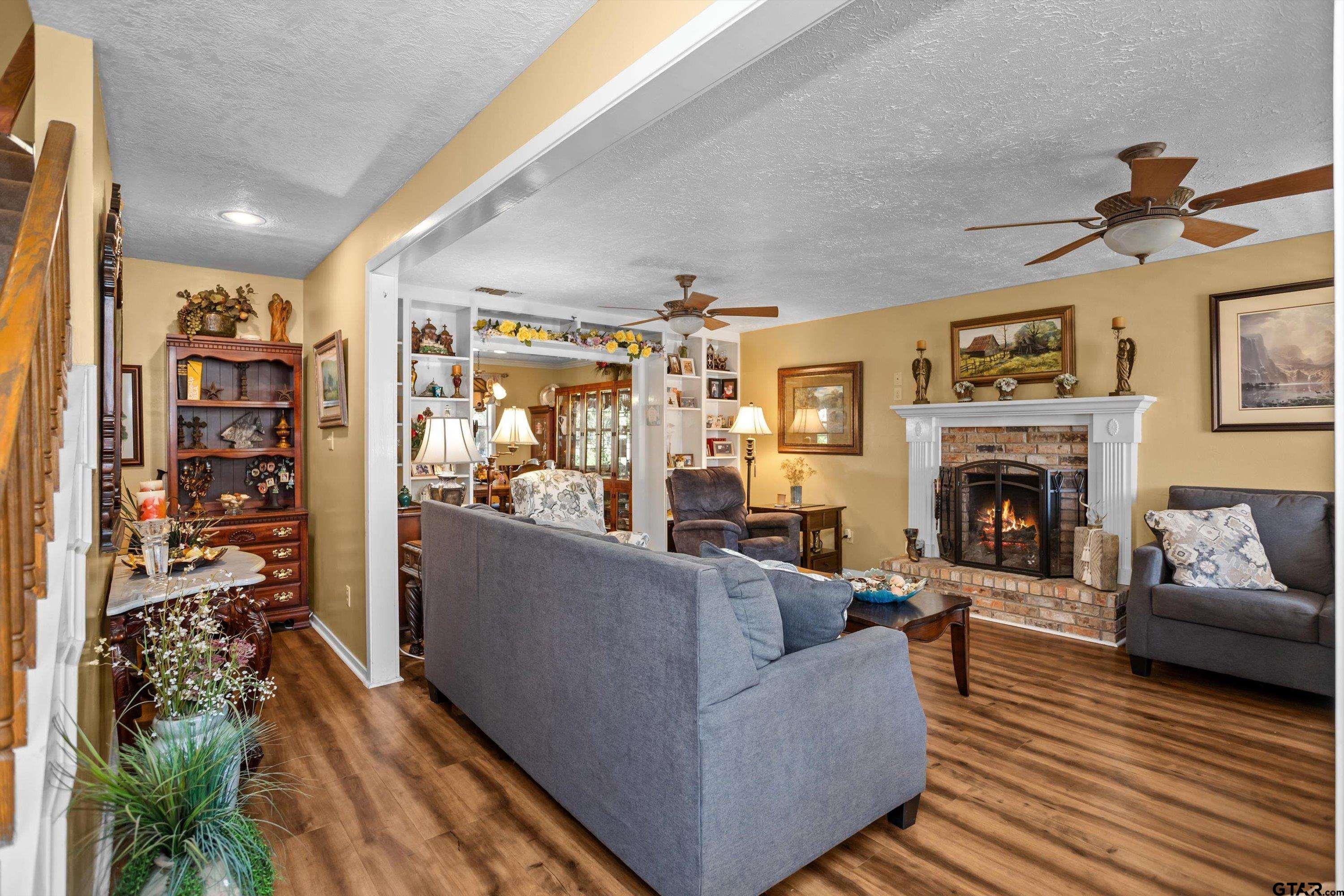 714 E Houston Avenue