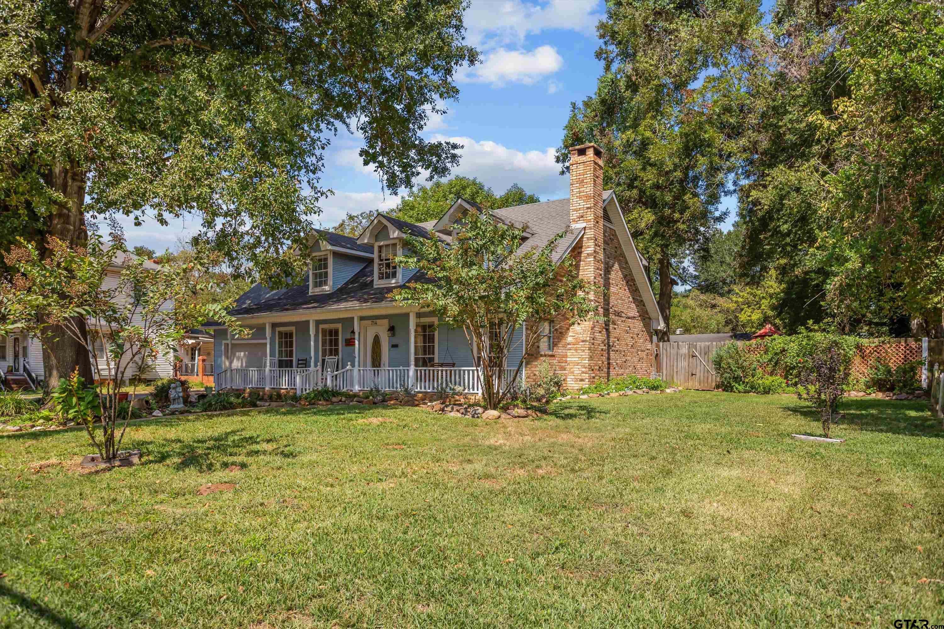 714 E Houston Avenue