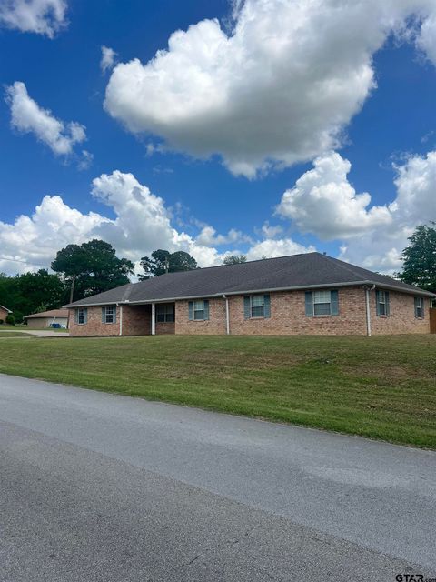 1002 S Boyd Lindale TX 75771