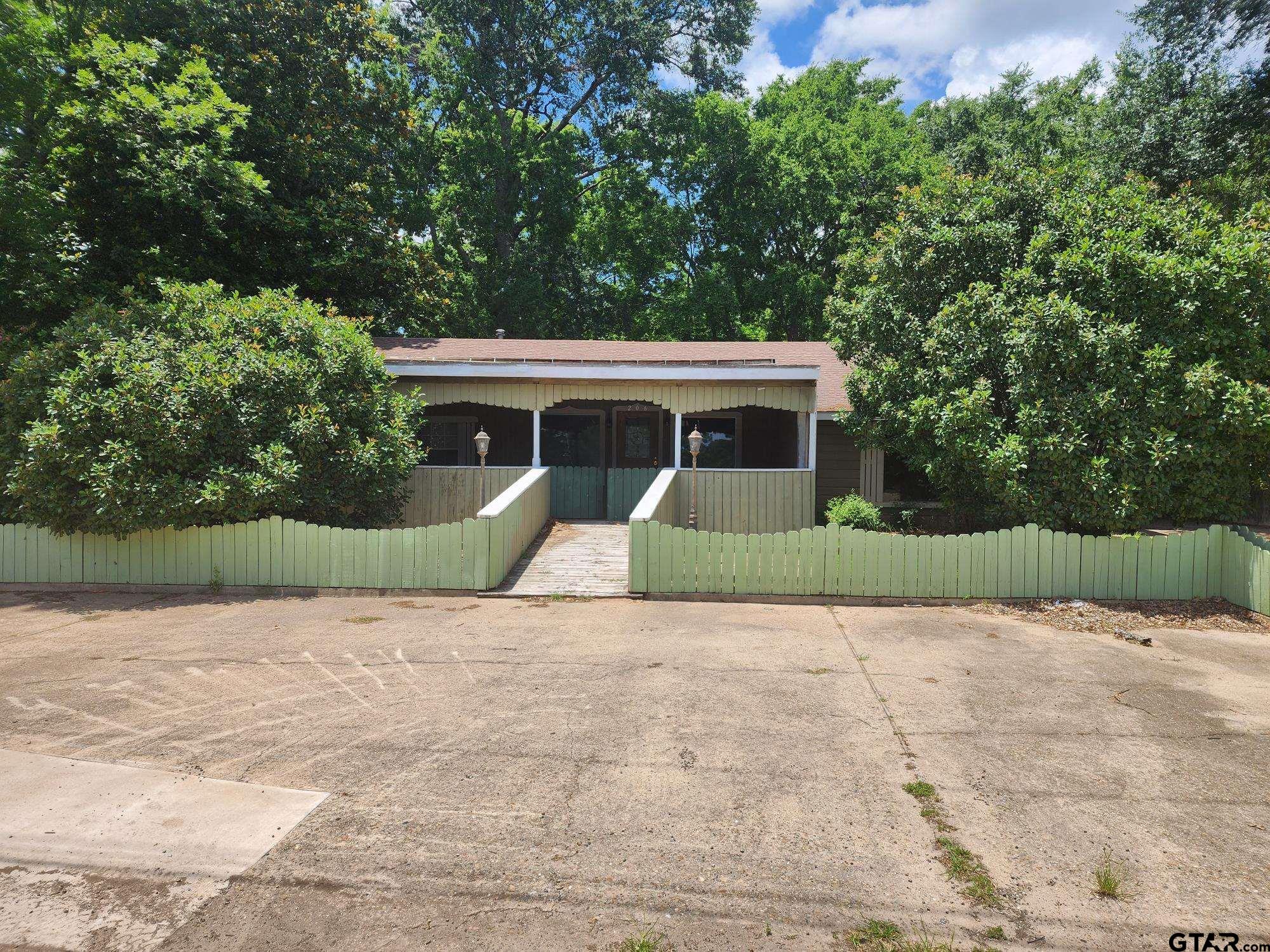 206 Winnsboro