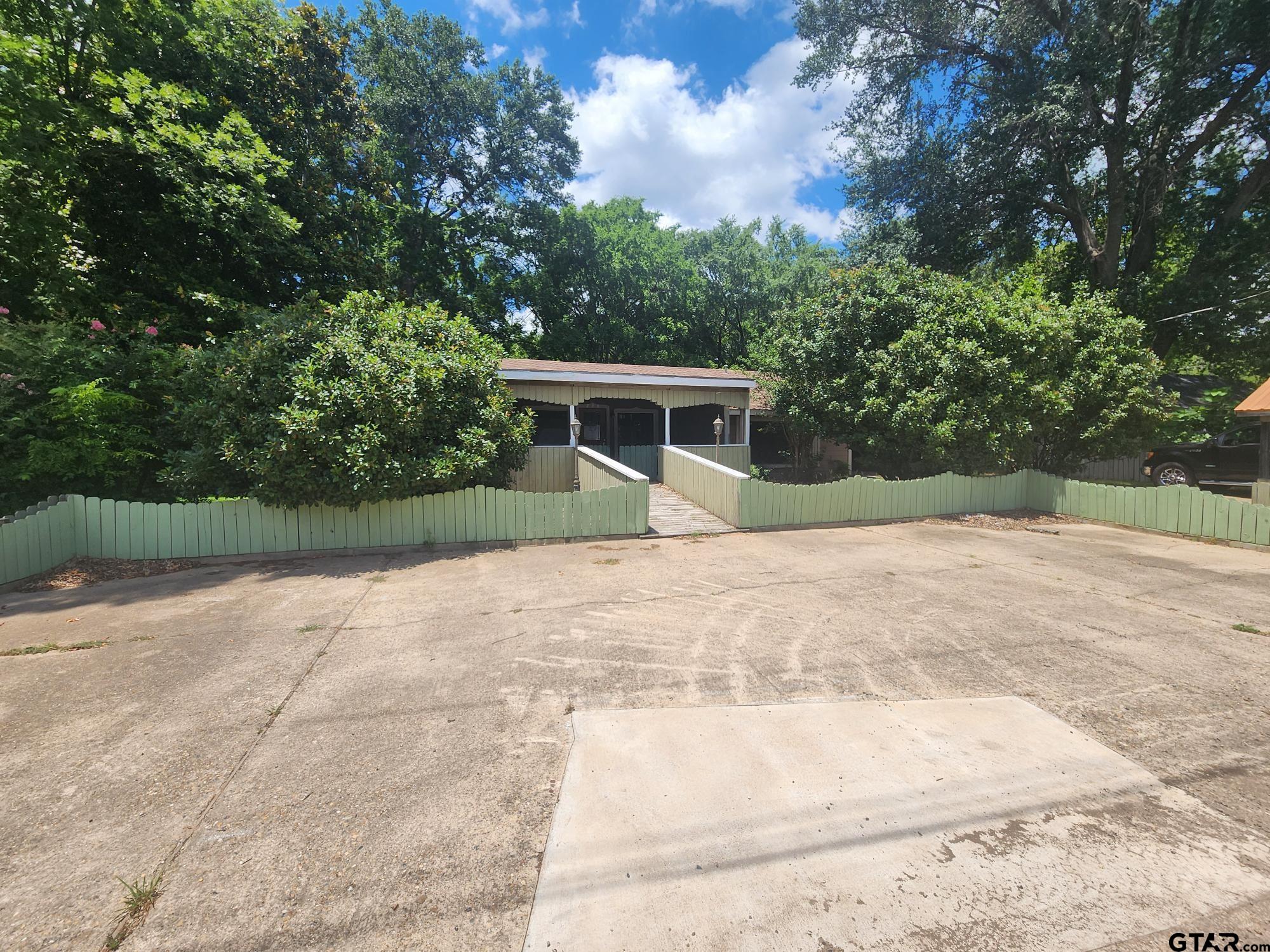 206 Winnsboro