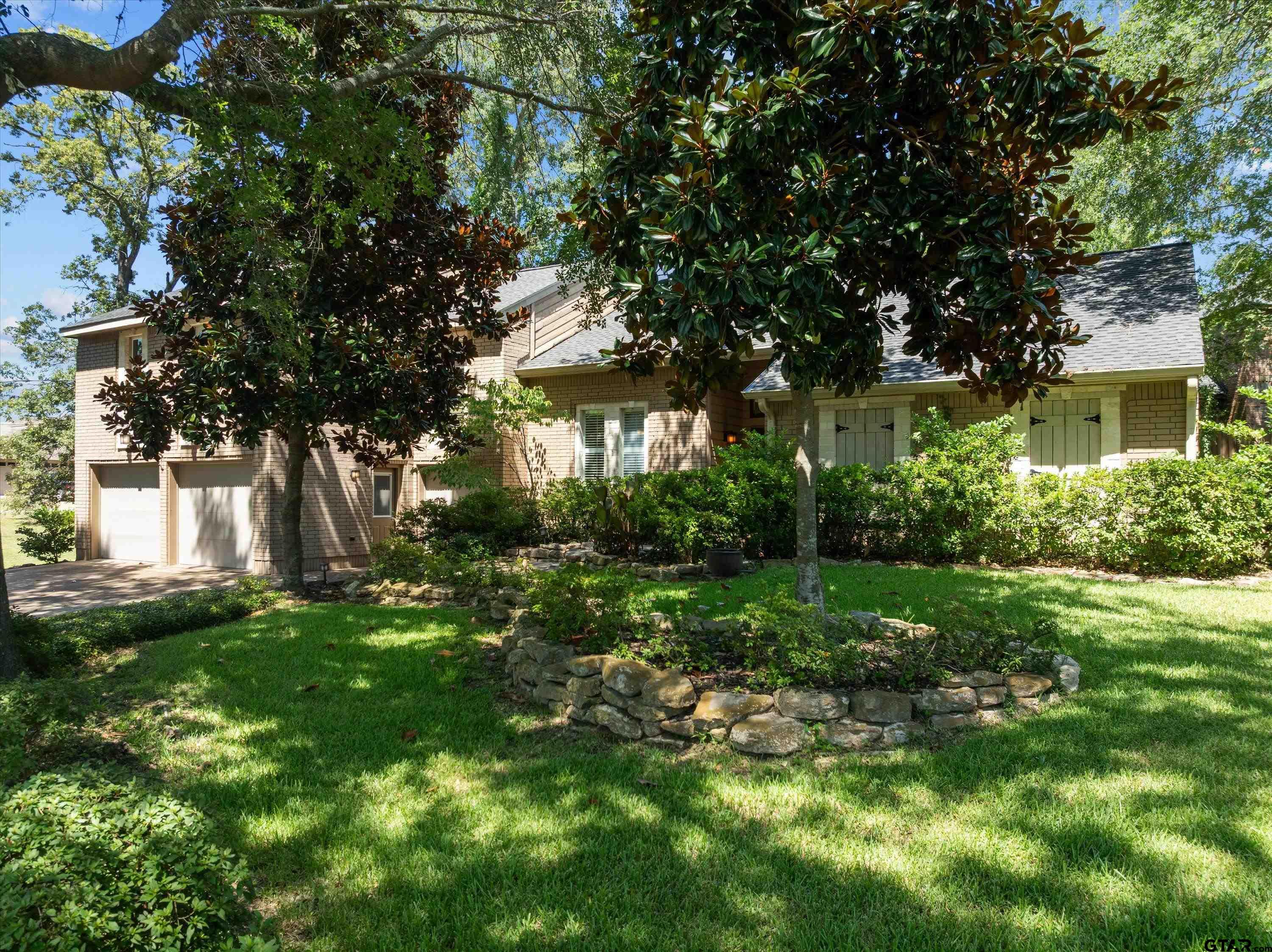 103 Williamsburg Lane