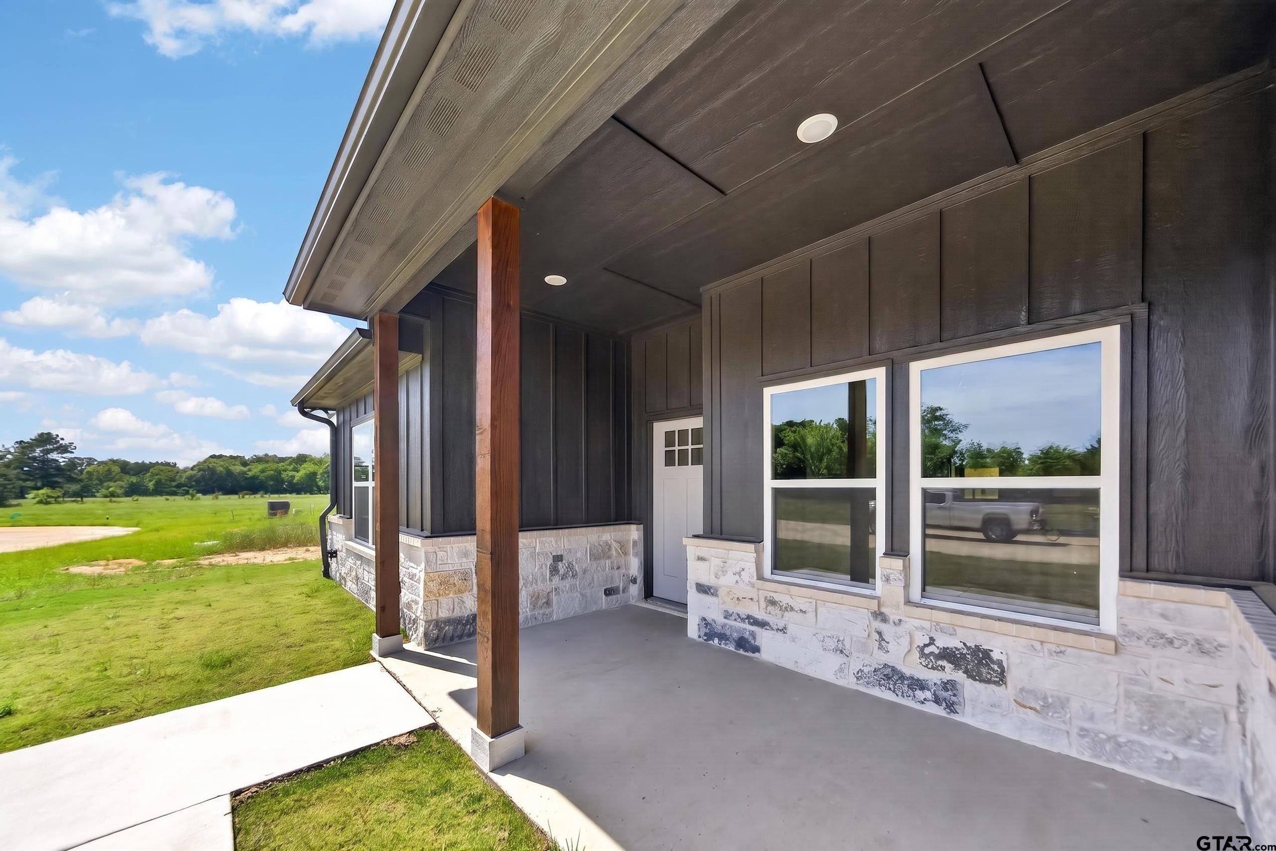 105 W Teal Drive