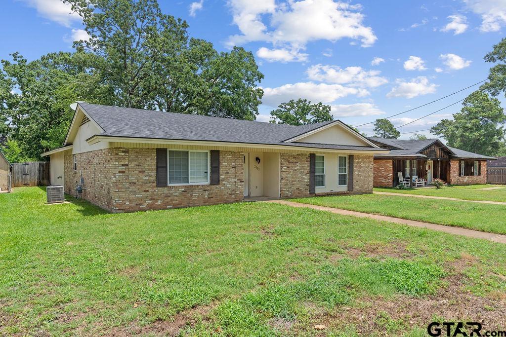2802 Anita Ln