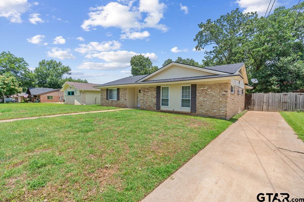 2802 Anita Ln