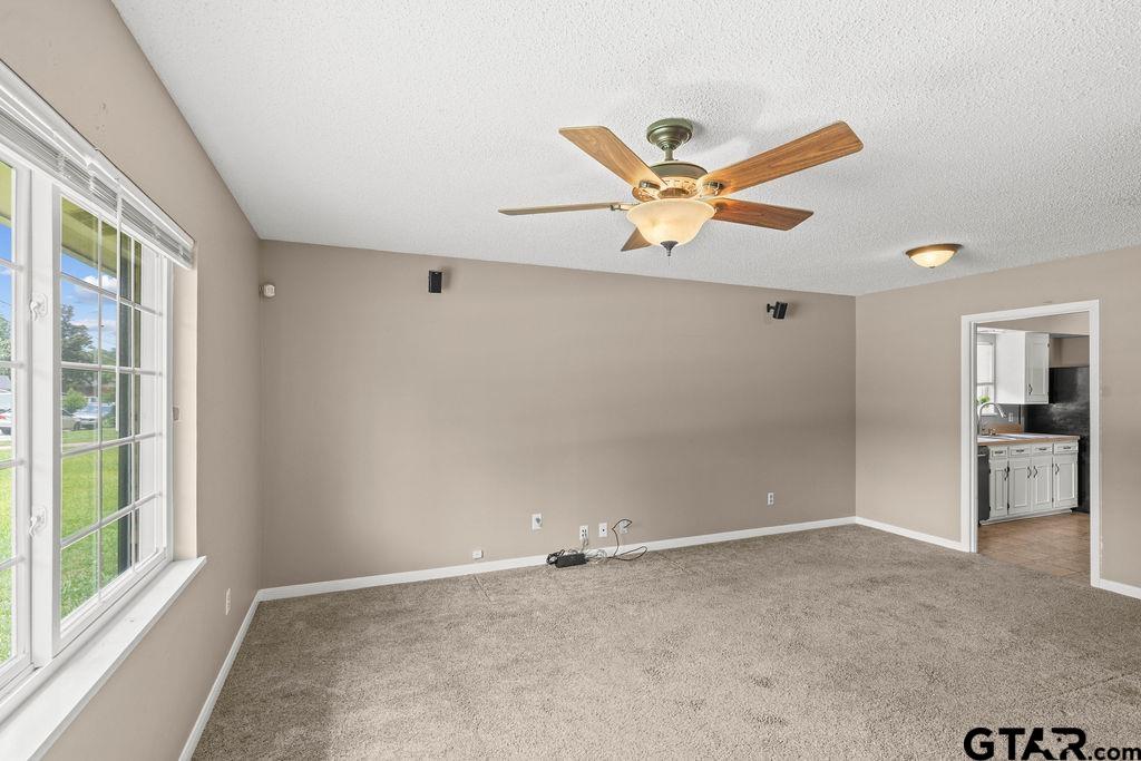 2802 Anita Ln