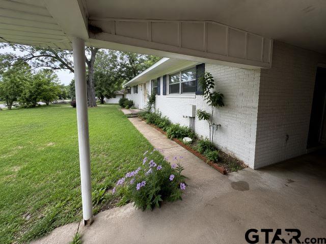 983 E Main Street