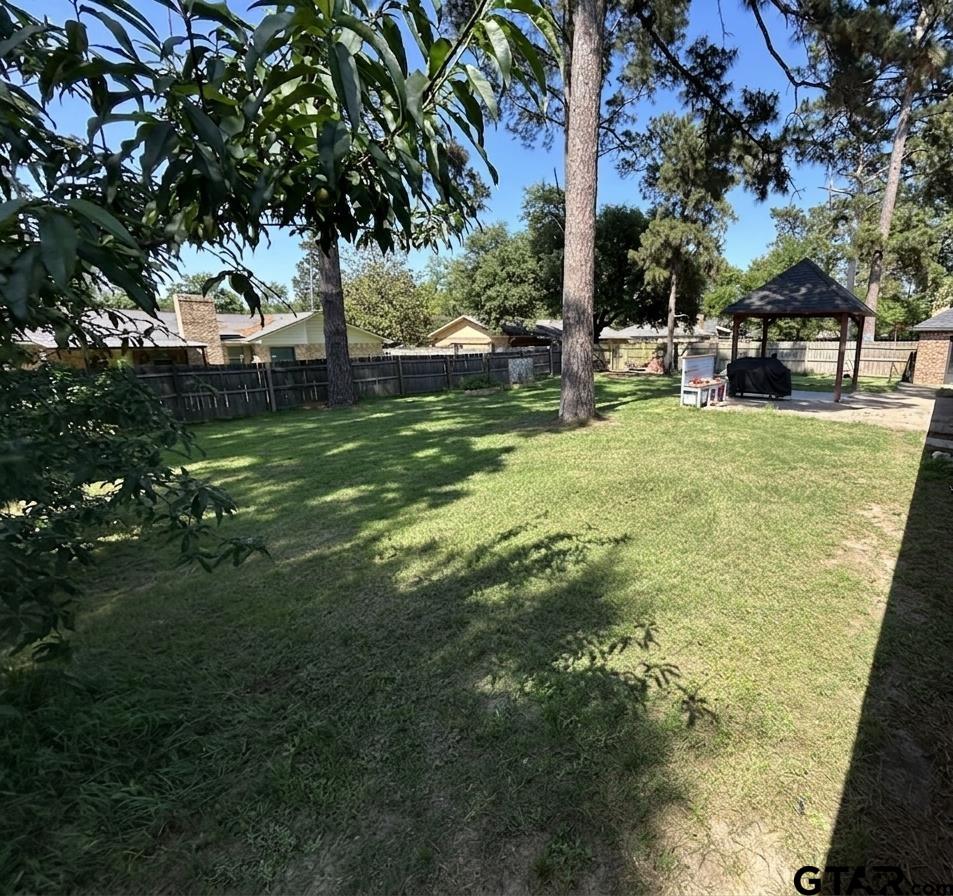 4392 Leaning Oaks Drive