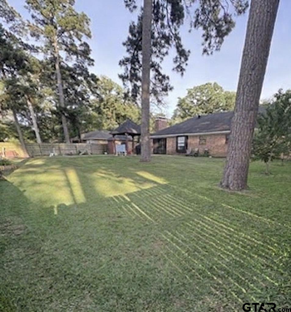 4392 Leaning Oaks Drive