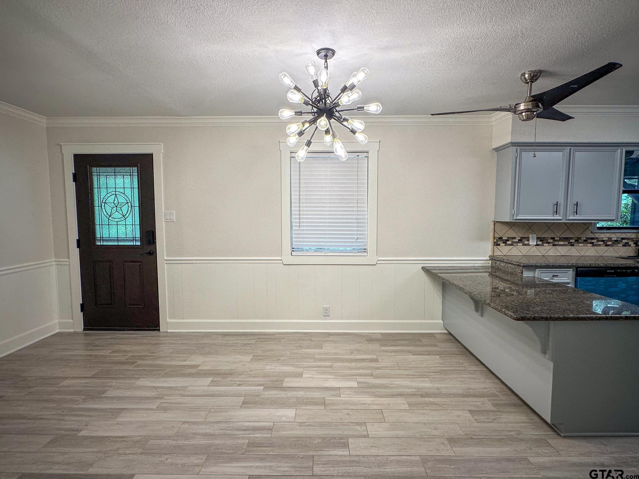 1400 Woodland Hills