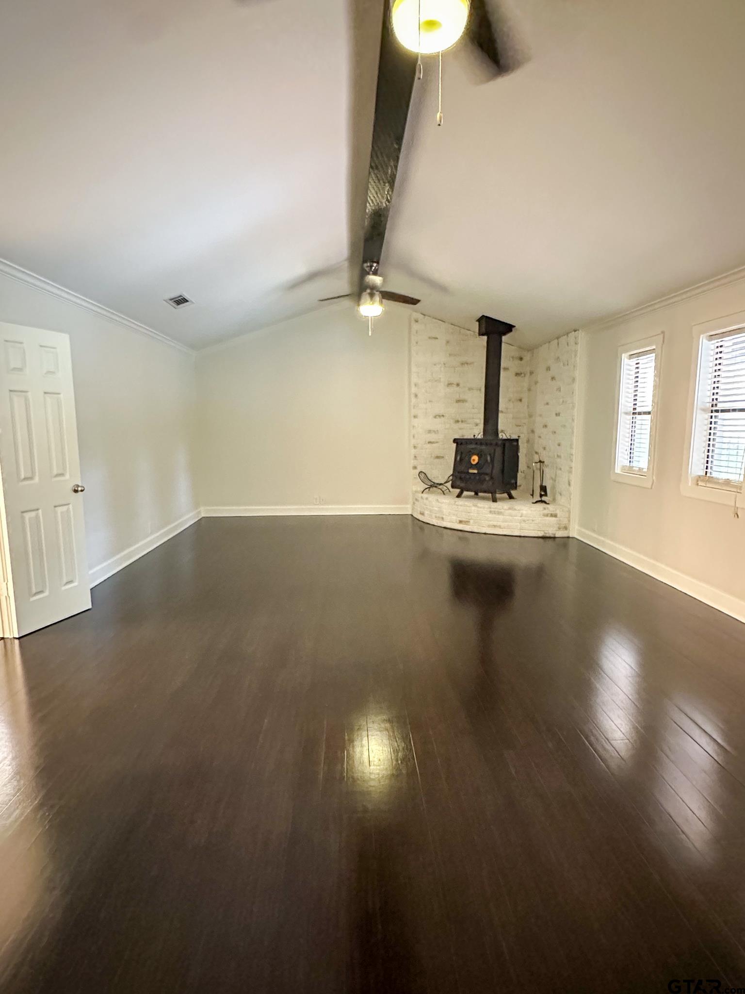 1400 Woodland Hills