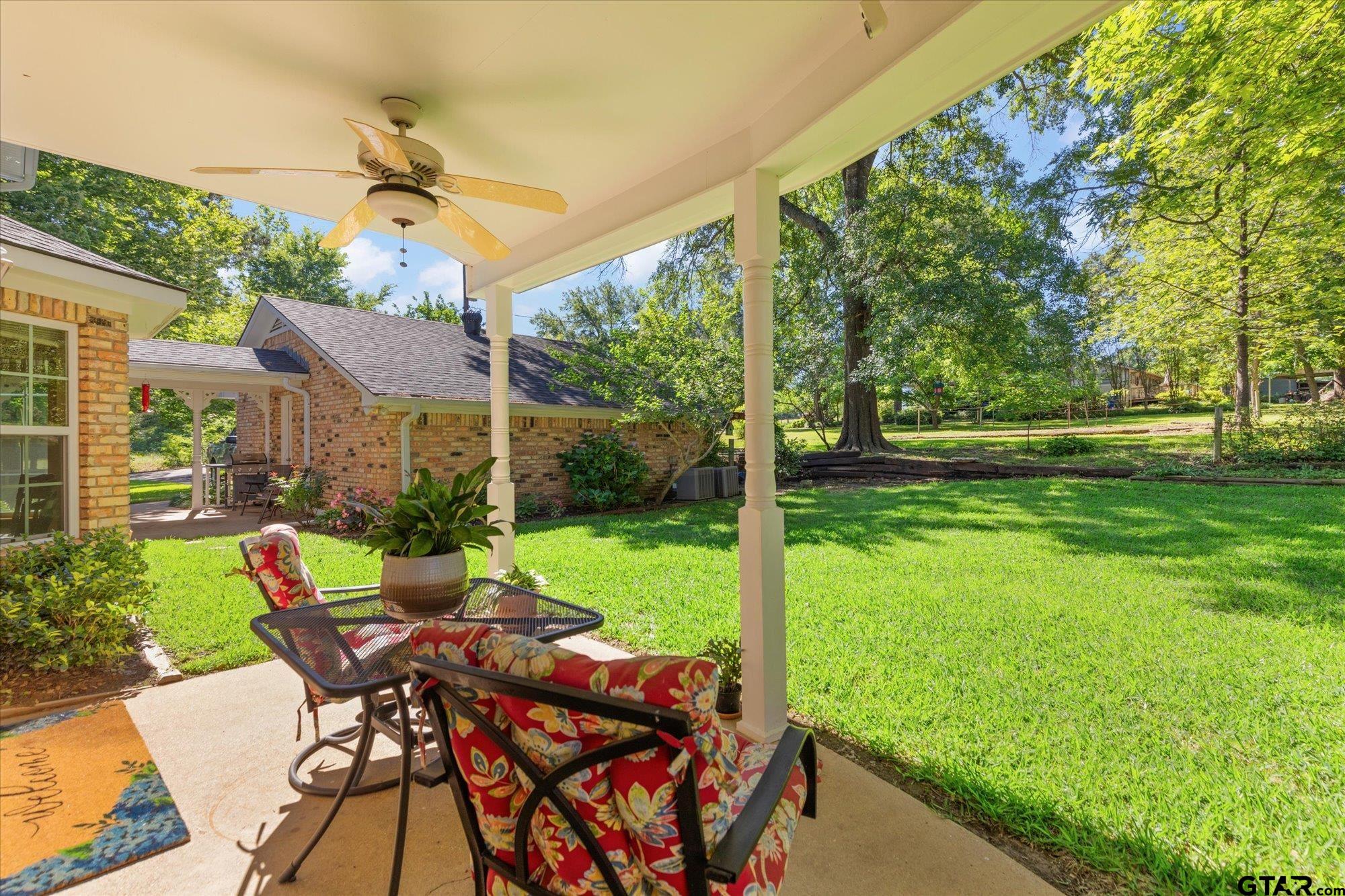408 E Forest