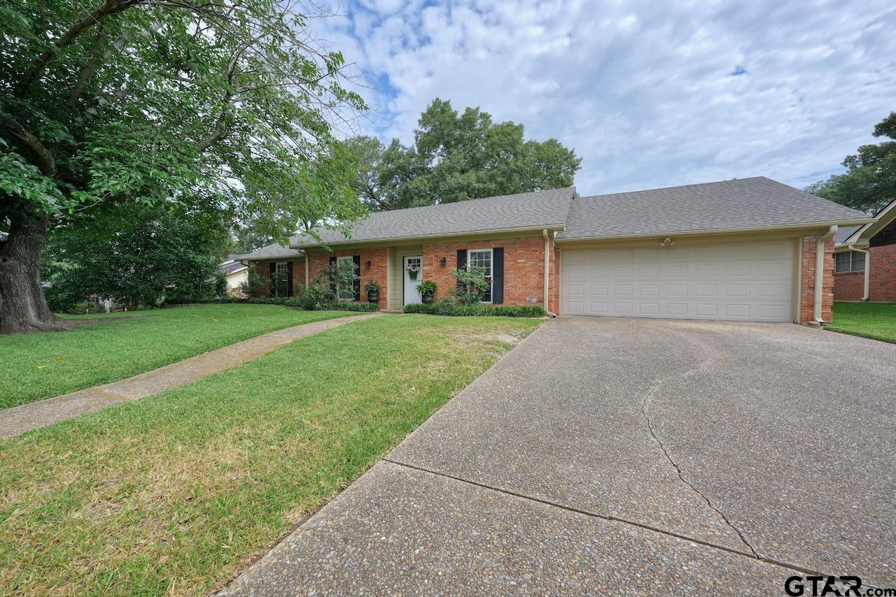 617 Top Hill Dr