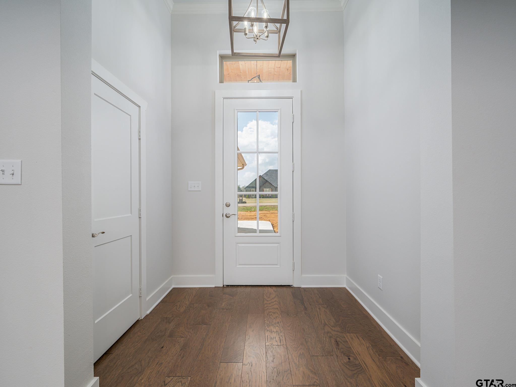 21821 Country Meadows