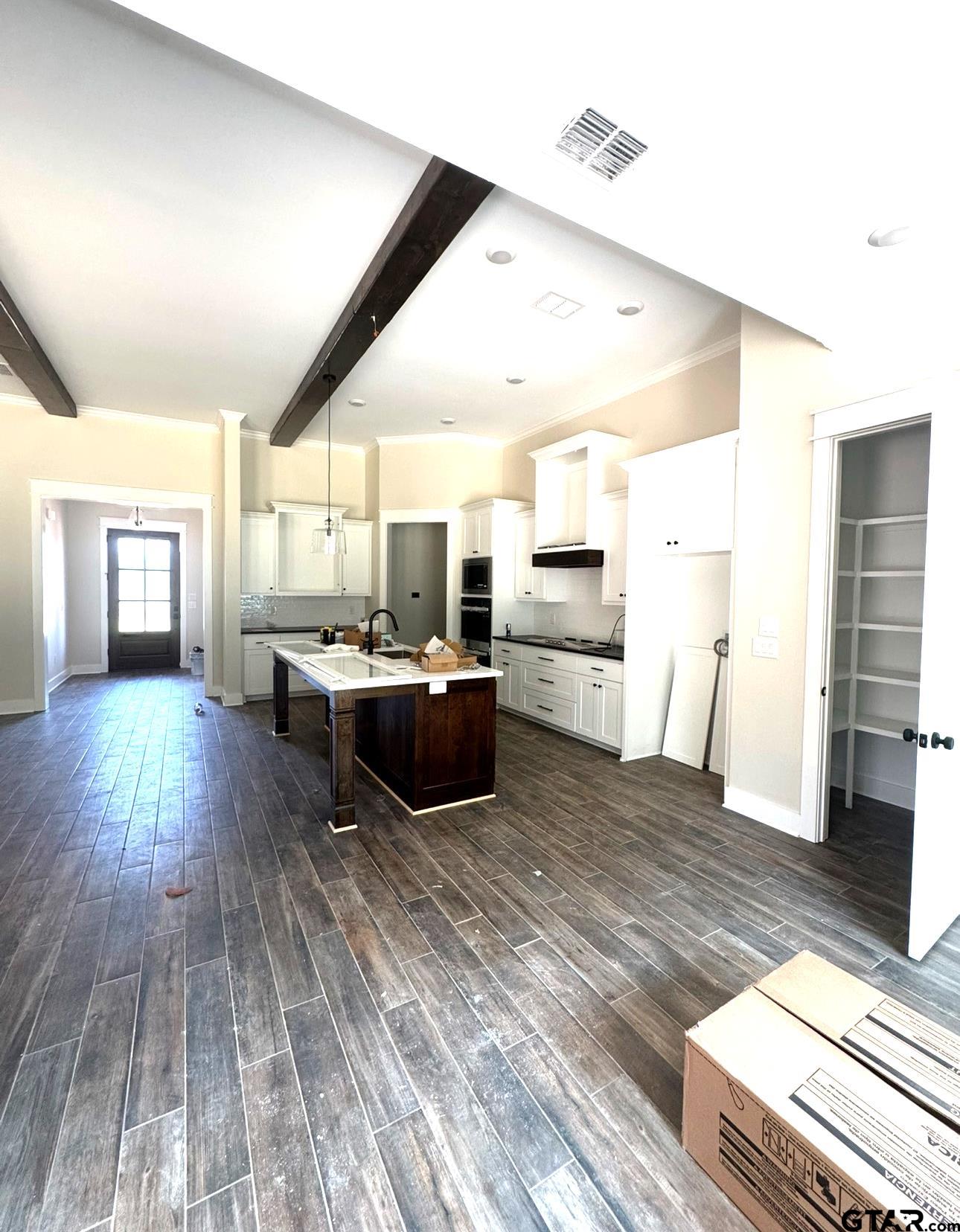 14713 Woodland Creek